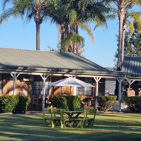 Koorawatha Homestead Motel Bororen Экстерьер фото