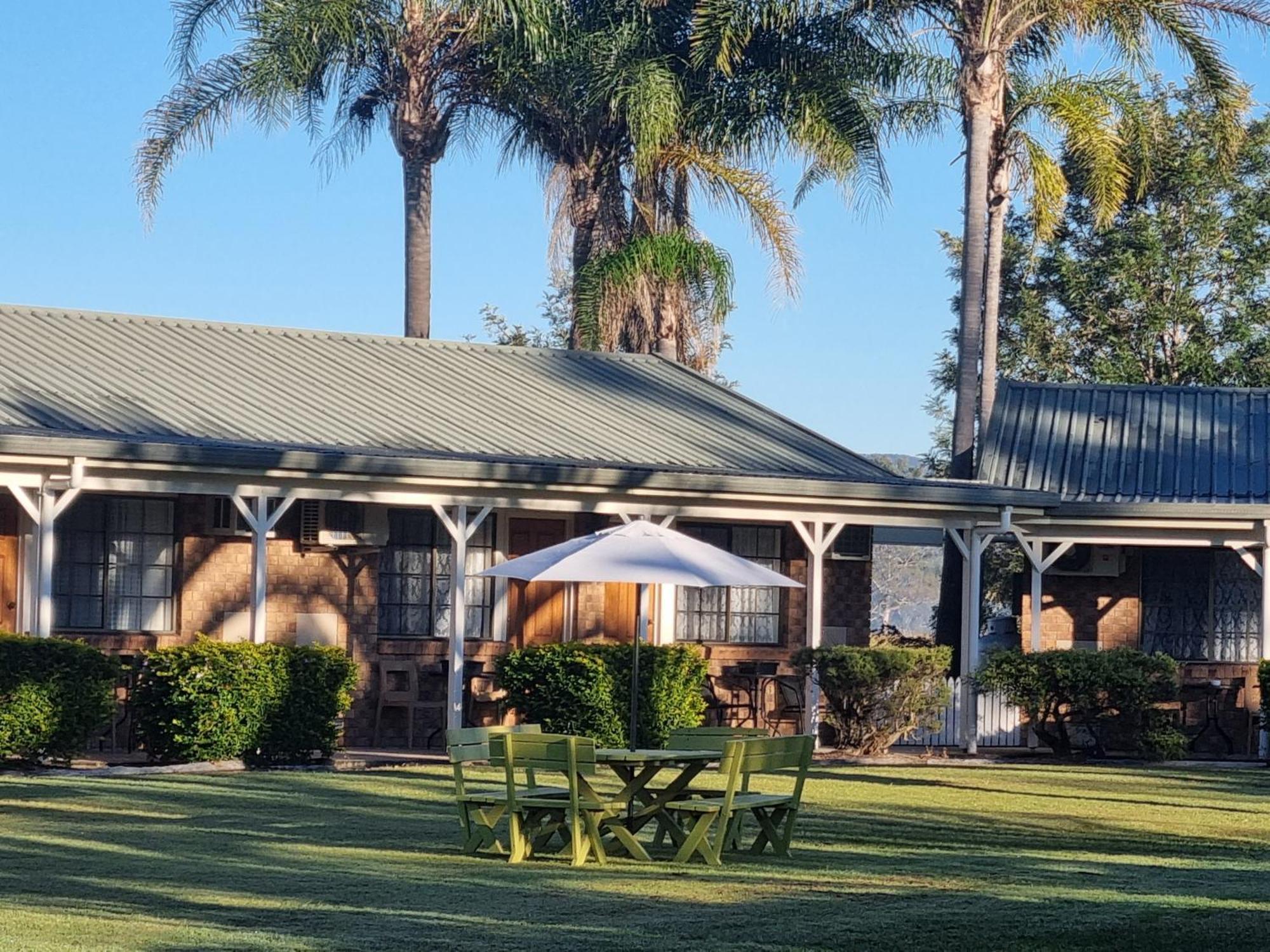 Koorawatha Homestead Motel Bororen Экстерьер фото
