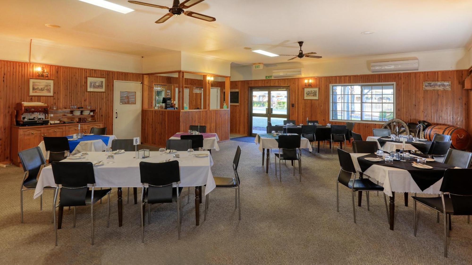 Koorawatha Homestead Motel Bororen Экстерьер фото